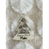 Boule de Noël en bois – Sapin avec flocons découpés et gravure prénom