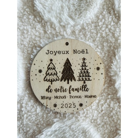 boule_de_noel_personnalisée_famille_gravure_bois